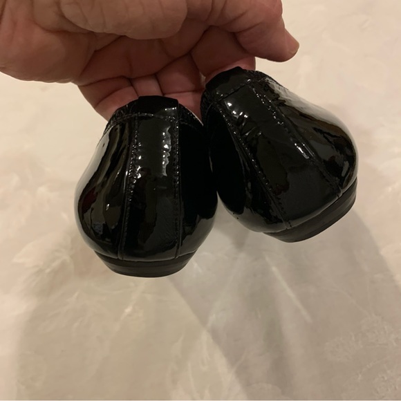 BCBGMAXAZRIA Black Patent Leather Flats. - size 6.5 - Picture 4 of 10